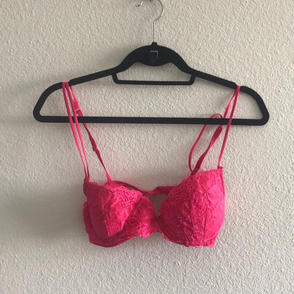 Victoria's Secret BRAND NEW lace bra!